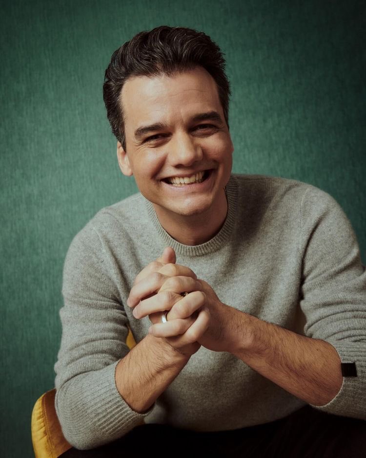oxentepipoca's tweet photo. Wagner Moura se junta a Donald Glover, Maya Erskine, Michaela Coel, John Turturro e Paul Dano em 'Mr. e Mrs. Smith', nova série de espionagem da Amazon Prime Video. https://t.co/cb8ws3x6UE