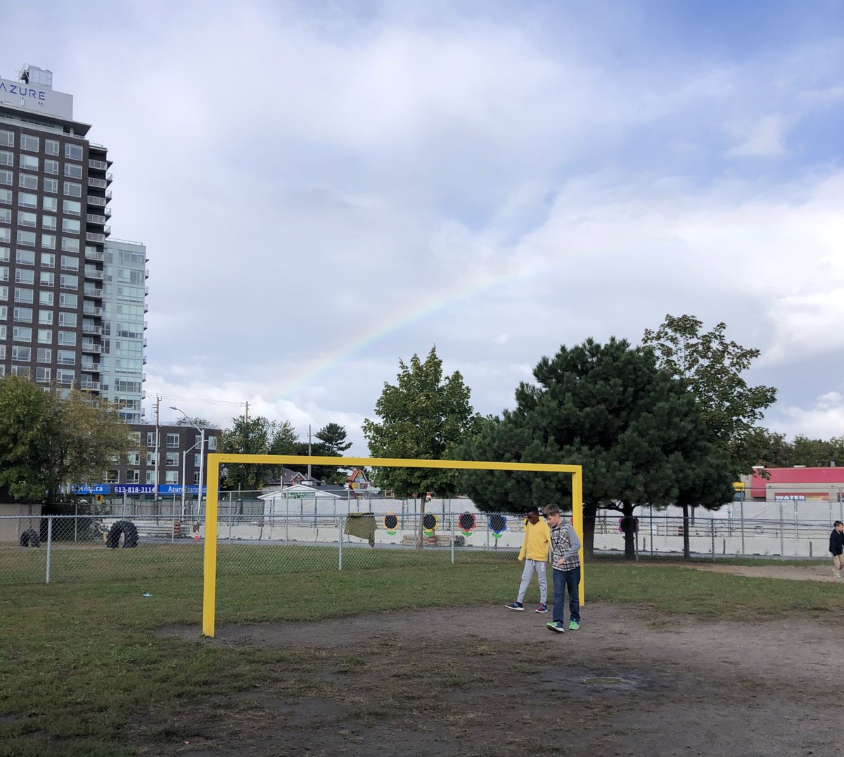 marisameleca's tweet photo. Spotted today at recess, a rainbow 🌈 @OLFatimaOCSB #Autumn https://t.co/Cx400NI6r9