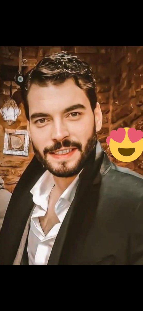 magalypatron's tweet photo. #AkınAkınözü Happy birthday mi actor favorito que te la pases bonito hermoso💛💛💛 te queremos y que se te cumplan tus sueños😘 LOVE ♥️❤️♥️❤️@AkinAkinozu 😘😘 https://t.co/DYUcYJ9KP2