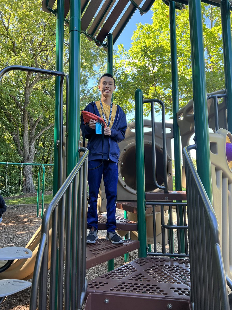 mrsstratton03's tweet photo. Today’s SCORE Community Trip included a pit stop at the park for some recreation & leisure opportunities! #psd202 #SCORE https://t.co/KuvG3ZgcNa