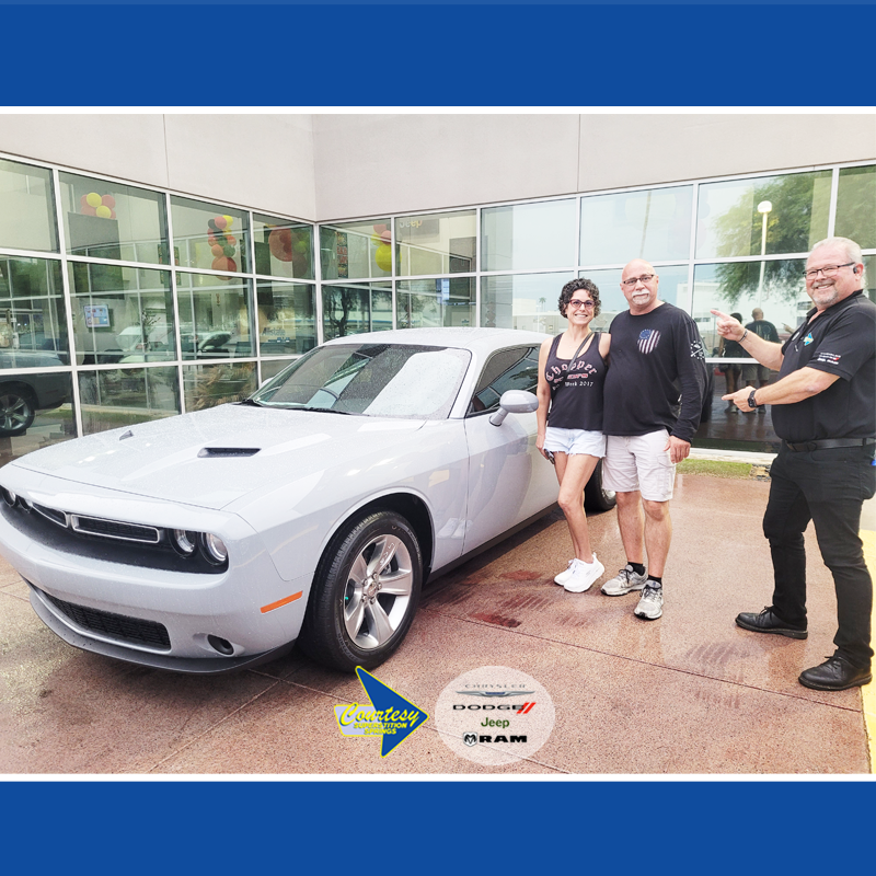CourtesyCDRSS's tweet photo. Louis Knowles Lβ₯οΈVES adding this stylish new #SmokeShow 2022 #DodgeChallenger to his collection, assisted by the helpful Pete Johnson. Interested in a quality #CourtesyCDJRSuperstitionSprings vehicle, call Pete at 480-569-2991. #TheCourtesyWay #CourtesyCDRAZ #PeteJohnsonCDJR https://t.co/zhZ27102Kj