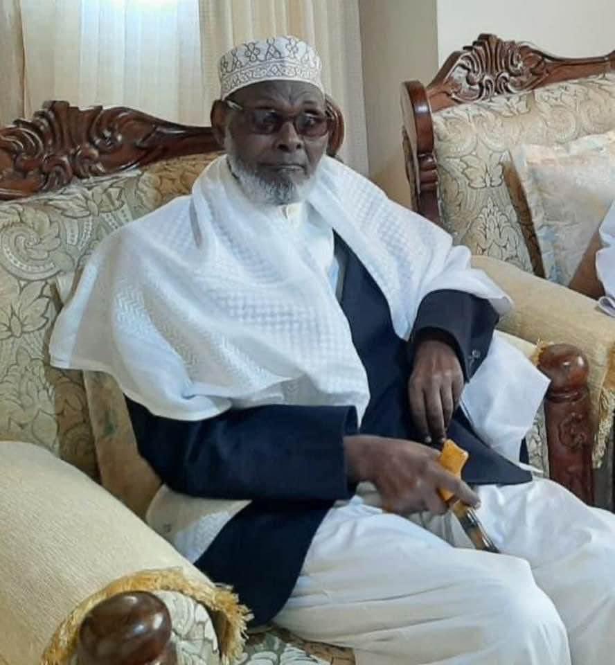 AbshirOlow's tweet photo. A Somali giant has passed on. Sheikh Mohamud Mohamed Abdi, the author of the first ever Somali Translation of the Holy Quran has died today in Nairobi, Kenya. 

May Allah reward Sheikh Mohamud with His mercy and bless him with Janatul Firdows. https://t.co/nIdHHF4jDD