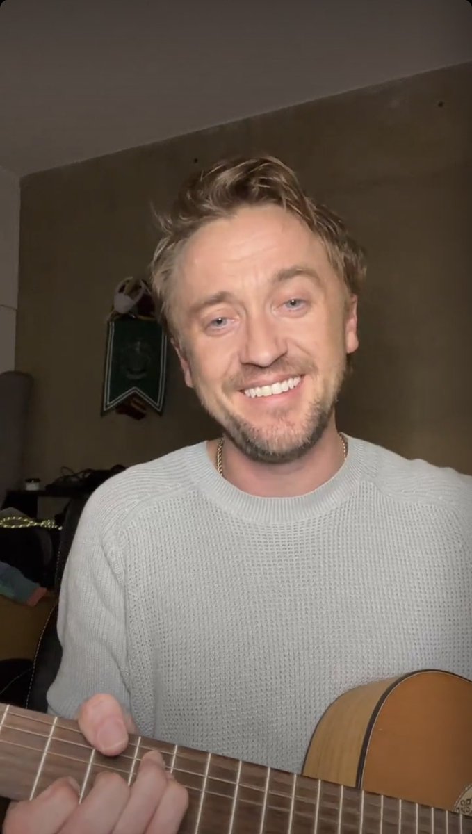highreeve_kiska's tweet photo. happy birthday to the most amazing human being! CANNOT WAIT to see you in october!💚🐍 @TomFelton https://t.co/cfRmVZM7vm