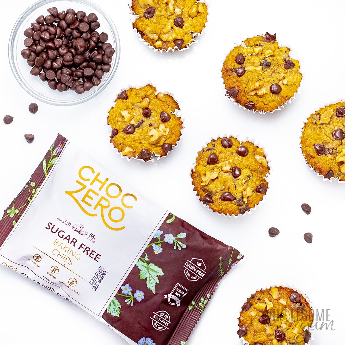 Moist and sweet with NO added sugar?! These banana muffins are oh-so-perfect thanks to <a href="/CHOCZERO/">ChocZero</a> chips 😍 Full recipe 👉 wholesomeyum.com/healthy-banana…