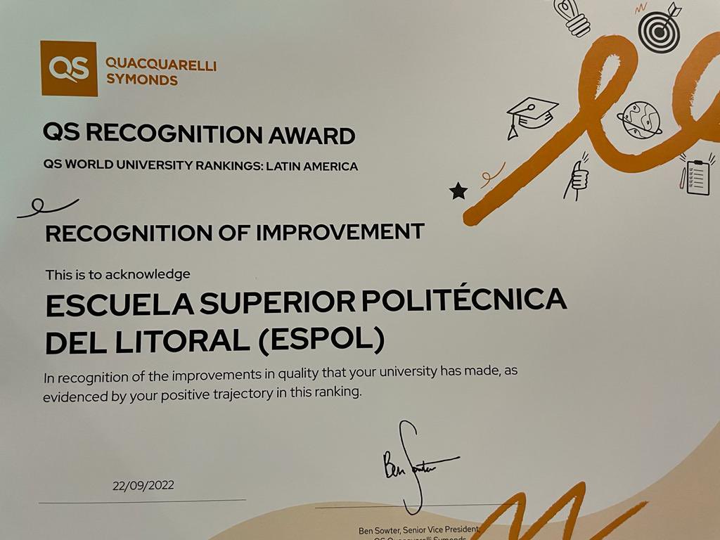 En representación de #ESPOL, la directora de @CalidadESPOL, Sofía López, recibió este jueves 22 de septiembre un premio que reconoce el mejoramiento en calidad de nuestra insititución, que se ha evidenciado en la trayectoria positiva en este ranking.