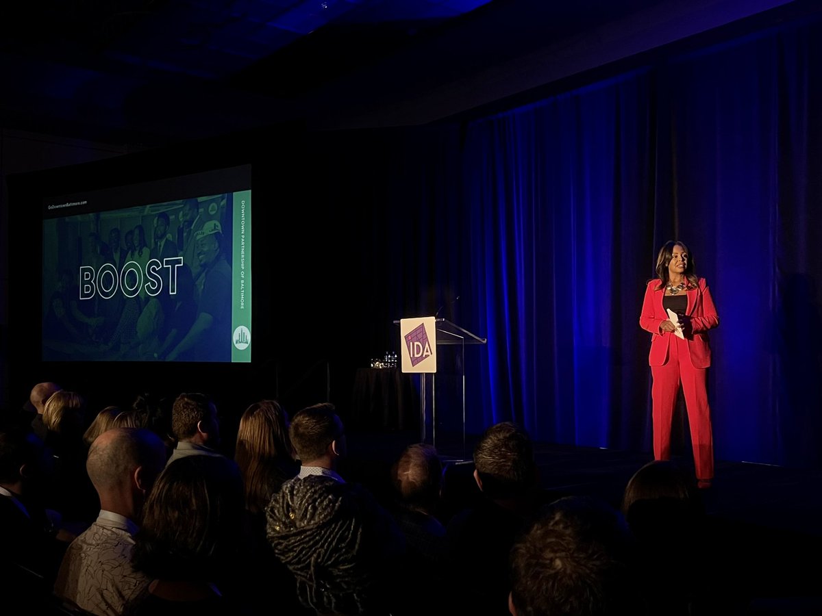 IntlDwtnAssoc's tweet photo. Master Talk Time! 📣 “Downtown is where everybody should thrive and we want to make sure that happens.” - Shelonda Stokes, President &amp; CEO, Downtown Partnership of Baltimore @ShelondaStokes @DowntownBalt #IDAVAN22 https://t.co/n7nLIaSTdF