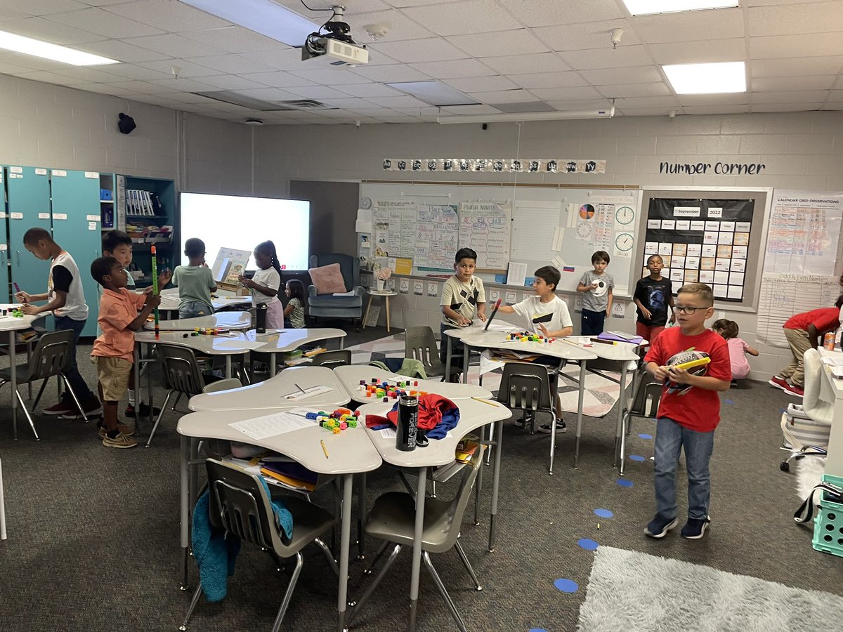 SweetN2nd's tweet photo. We are measuring beans for Jack! He came across some giant beans and we are measuring them with unifix cubes! #nonstandardunitsofmeasurement https://t.co/SxB6gRBvqQ