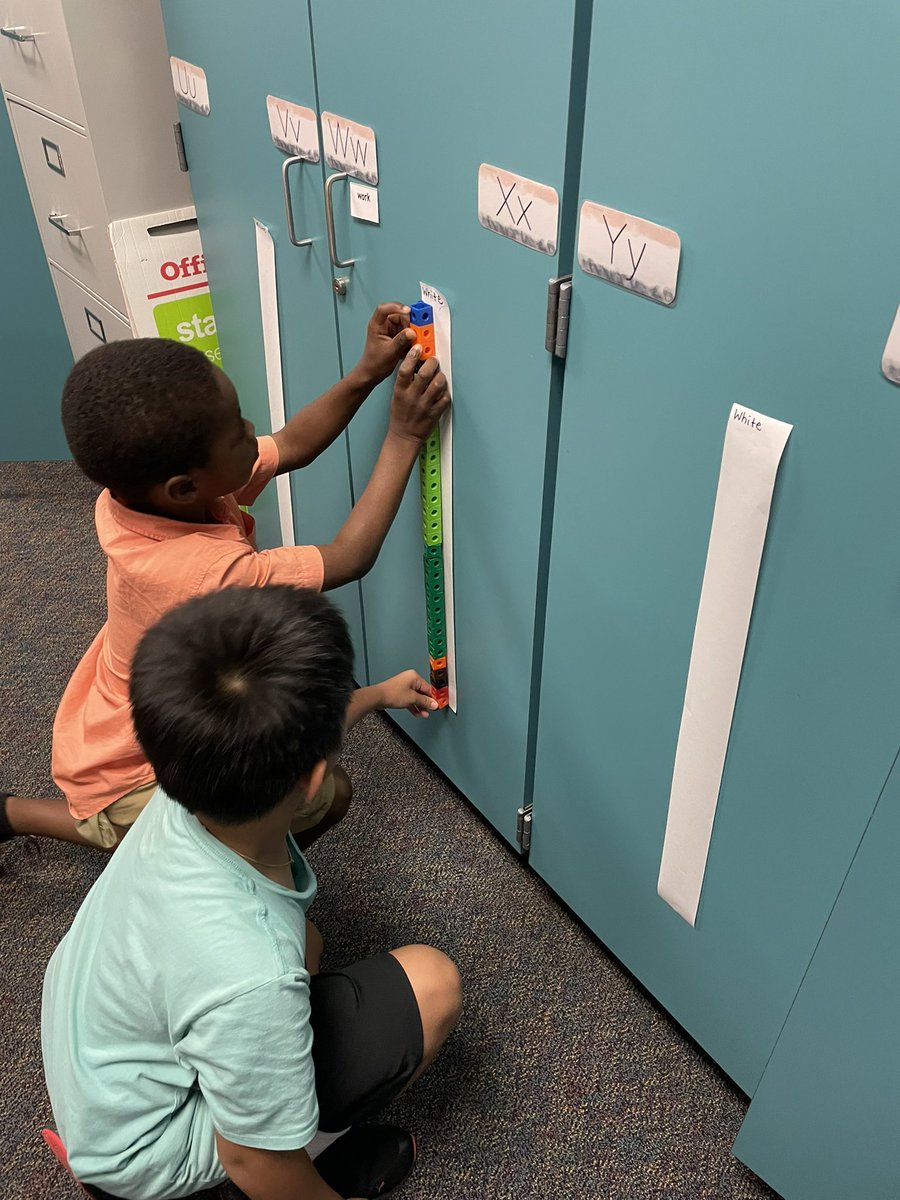 SweetN2nd's tweet photo. We are measuring beans for Jack! He came across some giant beans and we are measuring them with unifix cubes! #nonstandardunitsofmeasurement https://t.co/SxB6gRBvqQ
