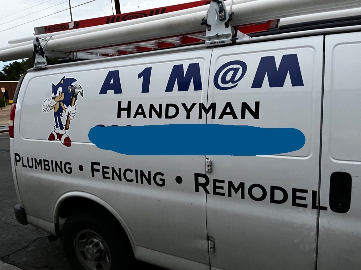 map_entertainme's tweet photo. Good luck solving the riddle of this bizarre van I encountered on my run this morning https://t.co/CyVS9X5VUC