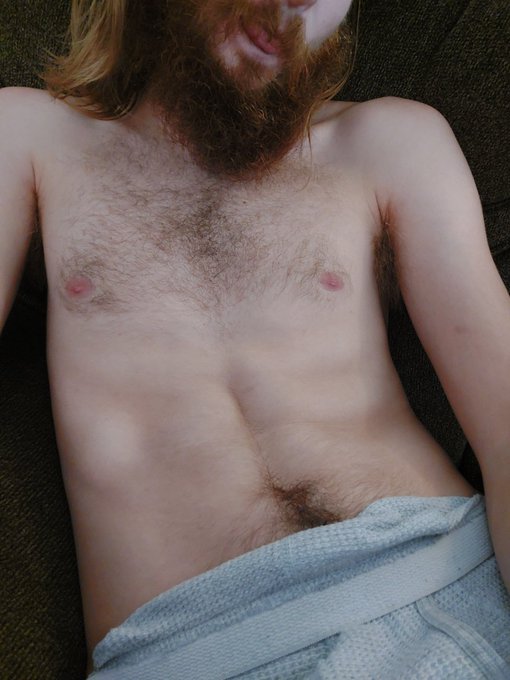 1 pic. Some pictures of me flexing. https://t.co/x7Ap8FdQTZ