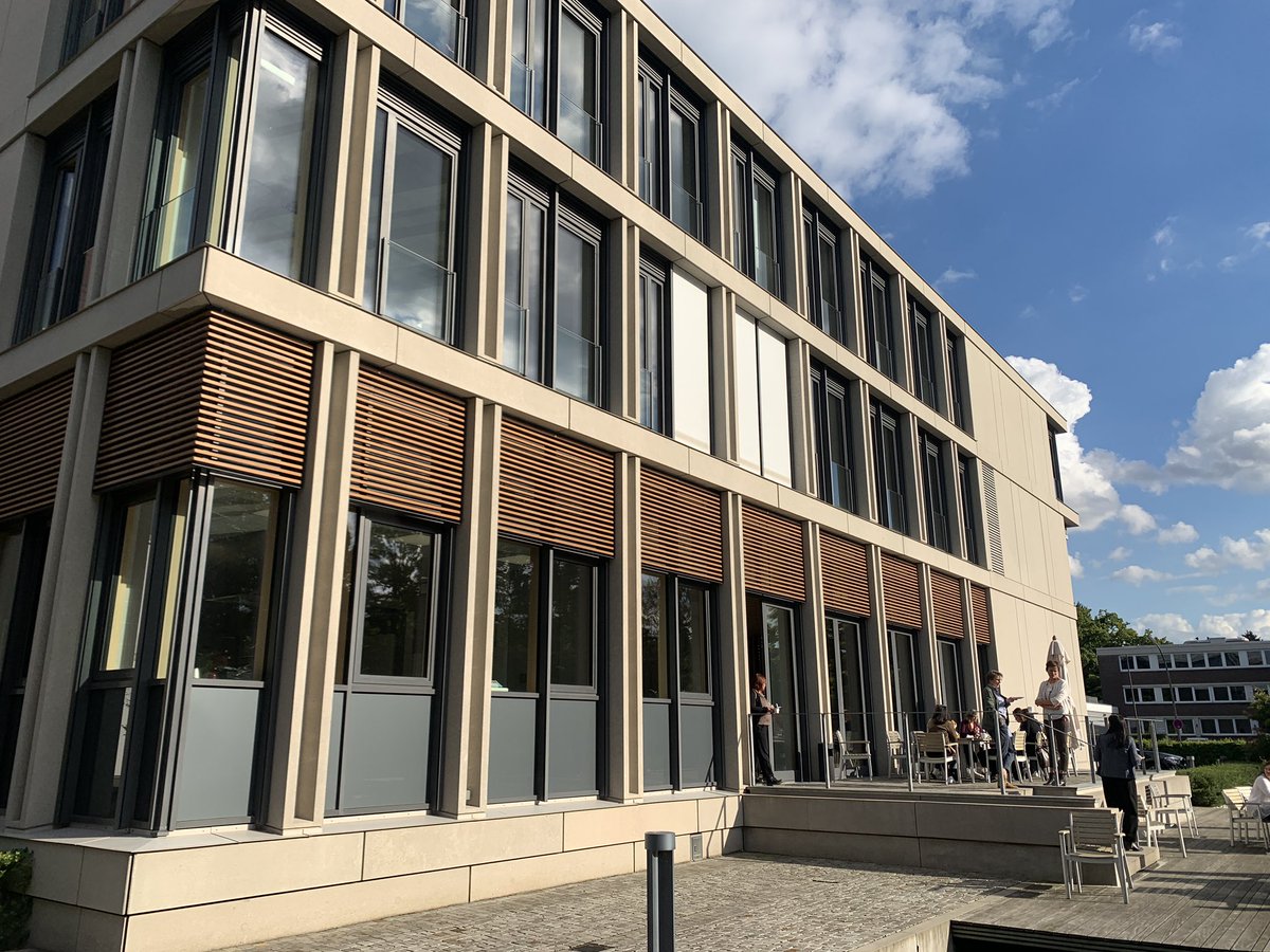 lea_online_app's tweet photo. Heute sind wir auf dem #Megafon-Fachtag der Joachim Herz Stiftung zum Austausch über #Sprachbildung in Deutschland! Mit tollen Gästen und spannenden Projekten! @jherzstiftung https://t.co/MLV2llDsz0