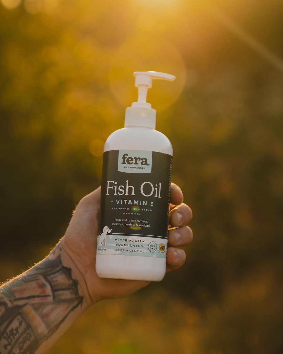Have you tried adding fish oil to your pet's diet? Our extra strength Omega 3 Fish oil is sustainably sourced from the clean and pristine Atlantic waters of Iceland guaranteeing its highest level of purity. 

📸 apollointhewild

#petwellness #pethealth #healthypet