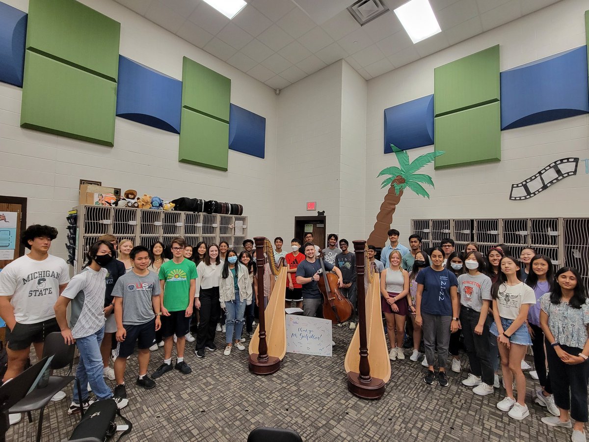 Thank you for sharing your wisdom and expertise with the Reedy Orchestra students, <a href="/maestrofong/">Neil Fong Gilfillan</a>! 

Can't wait to have you back again soon! 🎻🦁
#fisdfineartsleads
#rhsroar