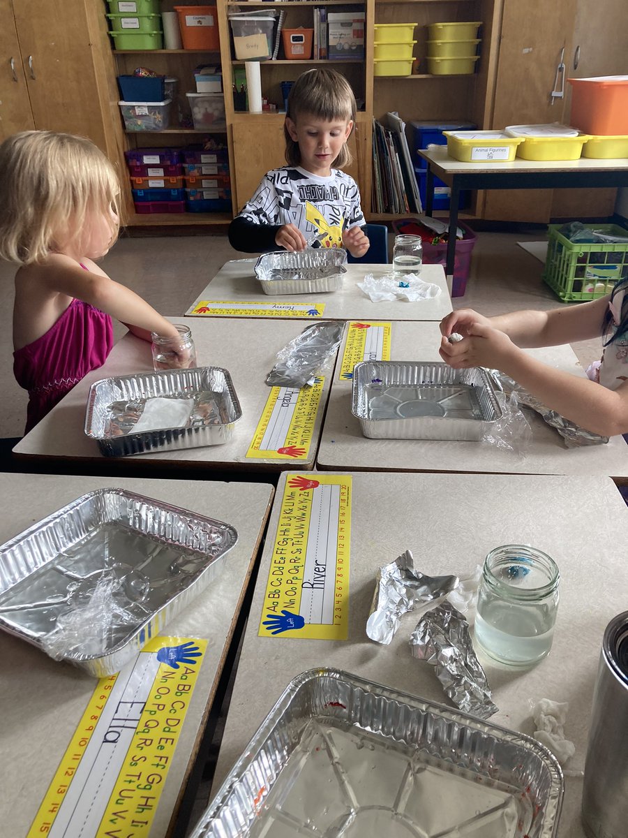 SSRCECDS's tweet photo. Primary students in Mrs.Keith’s class were busy learning about what materials absorb and repel water💦 https://t.co/dwibxn0ijT