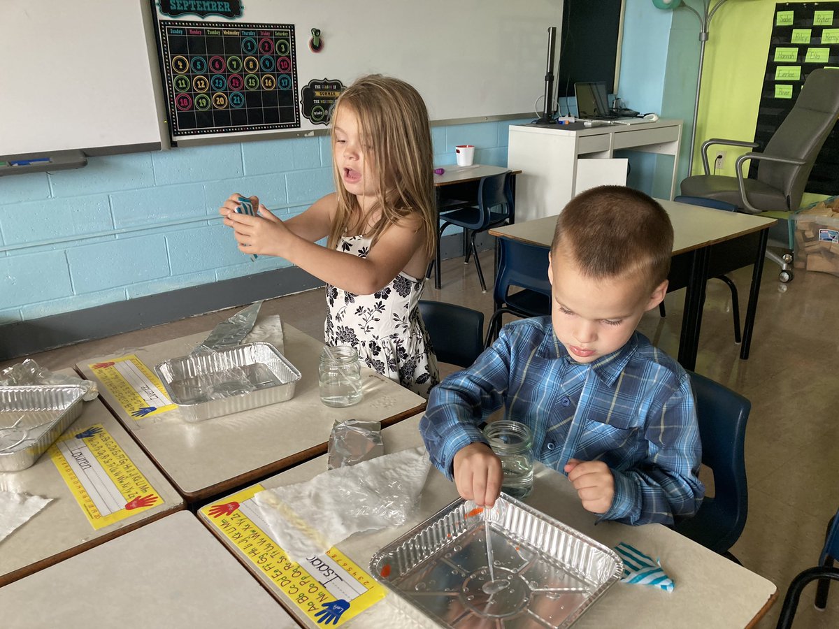 Primary students in Mrs.Keith’s class were busy learning about what materials absorb and repel water💦