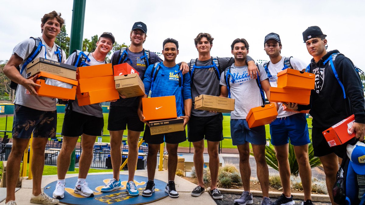 UCLABaseball's tweet photo. Gear Day = Christmas in September 🎄

Thanks for the hookup, @Nike. It's great to be back!

#GoBruins https://t.co/gNansymDRx