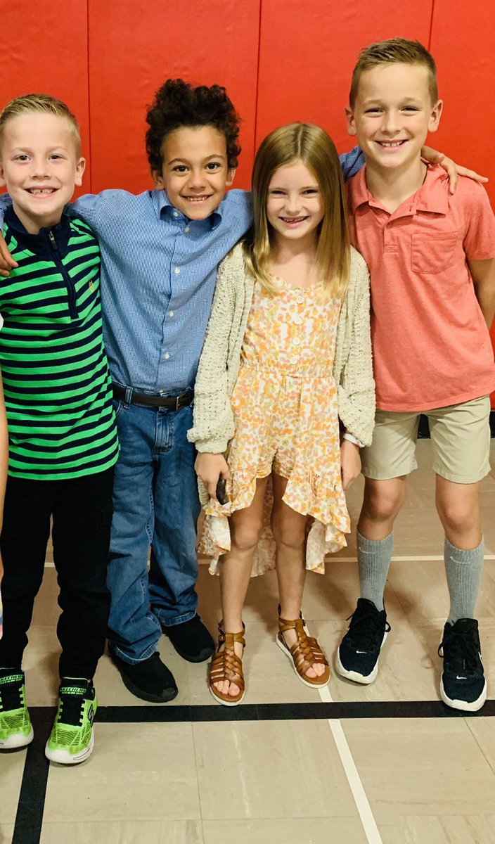 wilson2ndgrade's tweet photo. All smiles for picture day! @Creeksidetweet #WEareLakota #NeedToSucceedCECS #WEchooseLakota https://t.co/NlWE7bsEkE