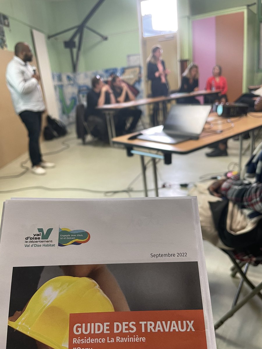 #VOH En direct | Les locataires de la résidence de La Ravinière à #Osny ont été réunis pour une présentation de la 2e tranche des travaux de réhabilitation énergétique. Un programme d’envergure pour améliorer le confort et embellir le cadre de vie! #rehabilitation #valdoise