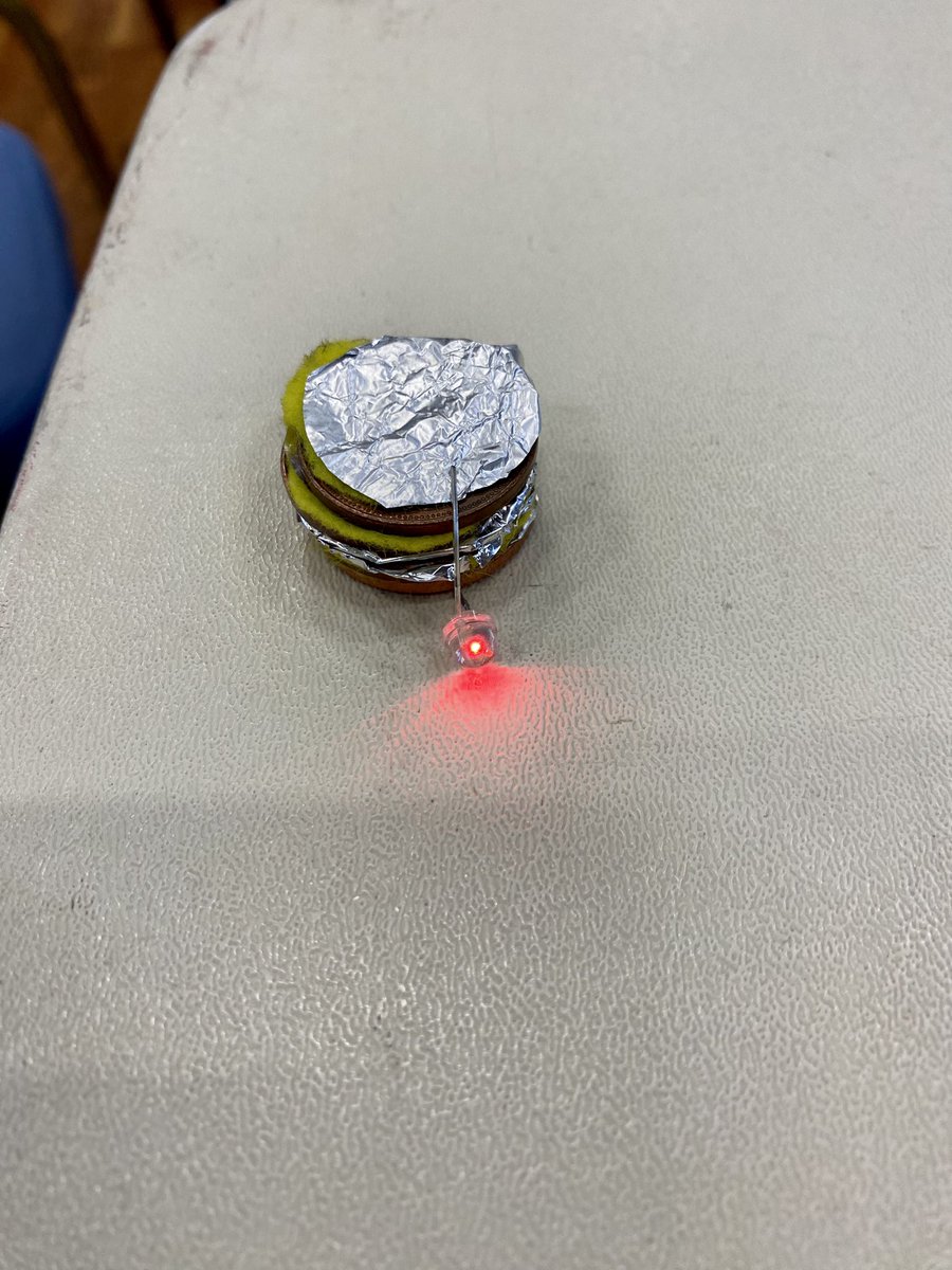 MissDMackin's tweet photo. An afternoon of experimenting with @Dr_JoBro from @RoySocChem , as part of the #TakeCharge Global Experiment 🔋 https://t.co/oXdoylfaNP