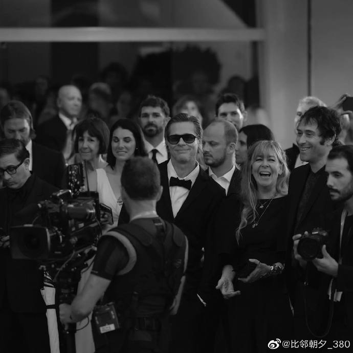 zeqbox's tweet photo. Brad Pitt and his dream collaborators #PlanB #BradPitt #VeniceFilmFestival https://t.co/q9mc2nkTks