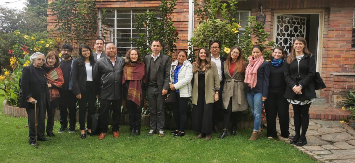dirpoblaciones's tweet photo. Hoy nuestra @dirpoblaciones Adriana Molano, participa del encuentro organizado por Andrés Ossa, director de @Cerlalc con el experto guatemalteco en los derechos de los #pueblosindígenas @1alvaropop miembro del grupo mundial por el #DecenioLenguasIndígenas. https://t.co/1AyBcVKM4G