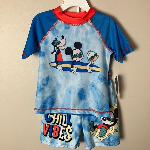 SheScrimps's tweet photo. So good I had to share! Check out all the items I'm loving on @Poshmarkapp #poshmark #fashion #style #shopmycloset #gildan #disney #ibdiffusion: https://t.co/Il0txV2IsD https://t.co/AGx0gcBwiK