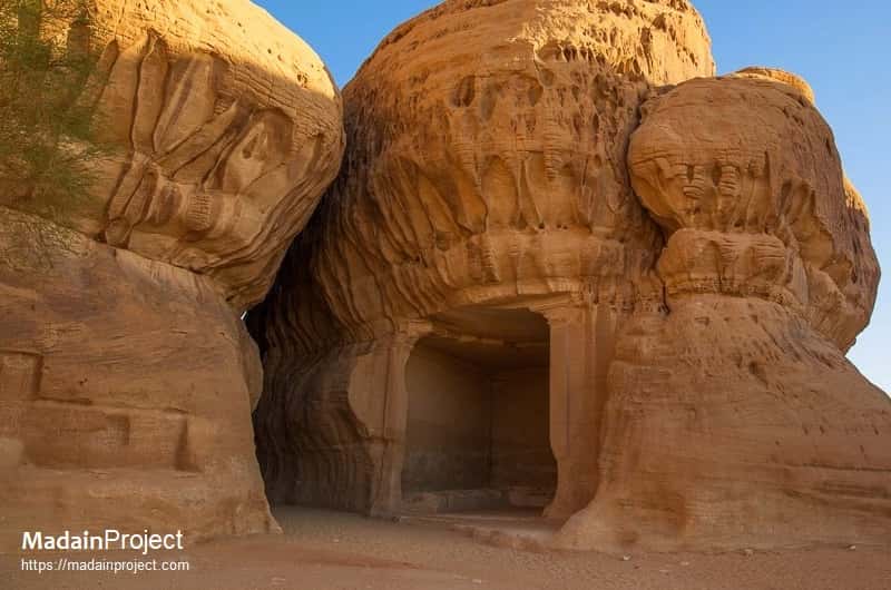 MadainProject's tweet photo. ad-Diwan, al-Hegra (MadainSaleh)
https://t.co/jpD0zawY0f
al-Diwan (الديوان) is a square chamber containing three stone benches that served as a triclinium for sacred feasts. Today, the chamber is known as al-Diwan (court).
#MadainProject #adDiwan #alDiwan #Diwan #MadainSaleh https://t.co/Hxr6IvGBXr