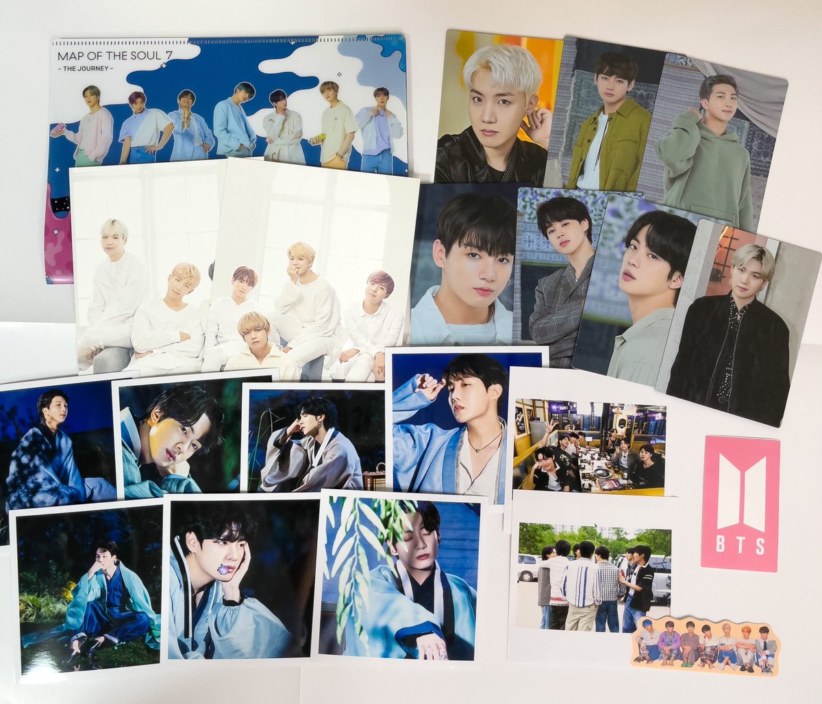 bdawards2022's tweet photo. What you won 💜 

- 7 PTD Official Photocards
- Map of the Soul file
- Mediheal postcard 
- 9 BTS printed photos (fan-made)

Please dm us to provide your information 💜 https://t.co/s2Ivtrb5aN