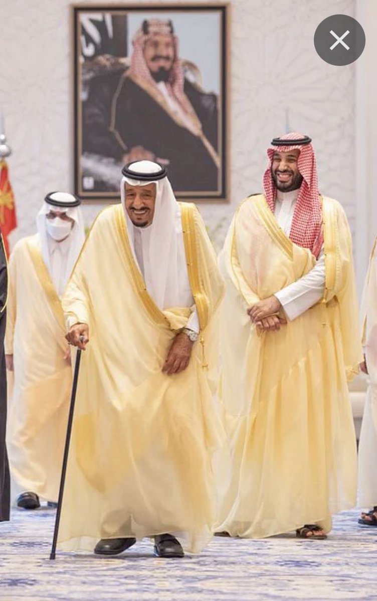 aziz050_3taibi's tweet photo. يوم الدول تسقط وتغرق وتنهار
عشنا بأمان وخير صبح وعشيه❤️🇸🇦

 #اليوم_الوطني_السعودي_92
#سلام_للوطن 
#يوم_الوطني_92 https://t.co/flHFsI2nhY
