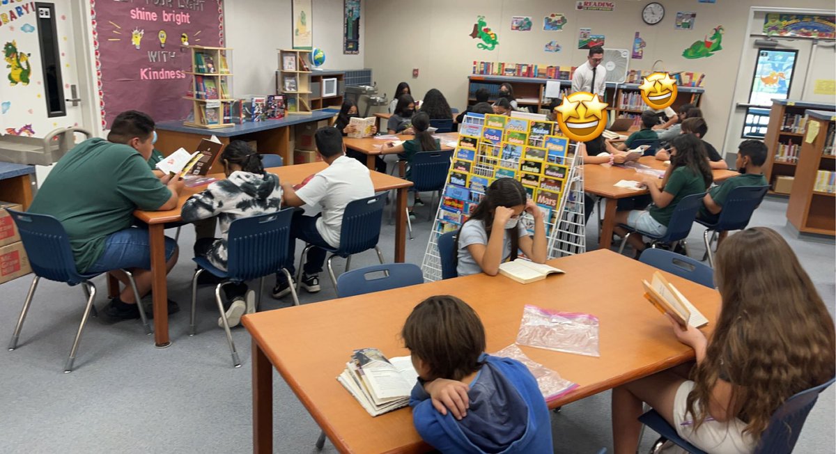 LOVED seeing 6th graders reading in the library this morning! 📚What joy to see students so engrossed in books! 💚💚#ReadersBecomeLeaders #JoyfulLeaders #PrincipalLife