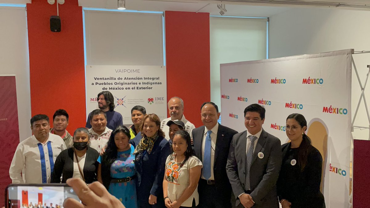 TabataRiv's tweet photo. ¡Qué orgullo tener presente a nuestras raíces, que no sean perdido nuestras lenguas, gracias a todos nuestros representantes en NY. 🤗🙌🏼👏🏼
@Jorge_IslasLo @marthadelgado @gerardoizzo https://t.co/iglykeCPBN
