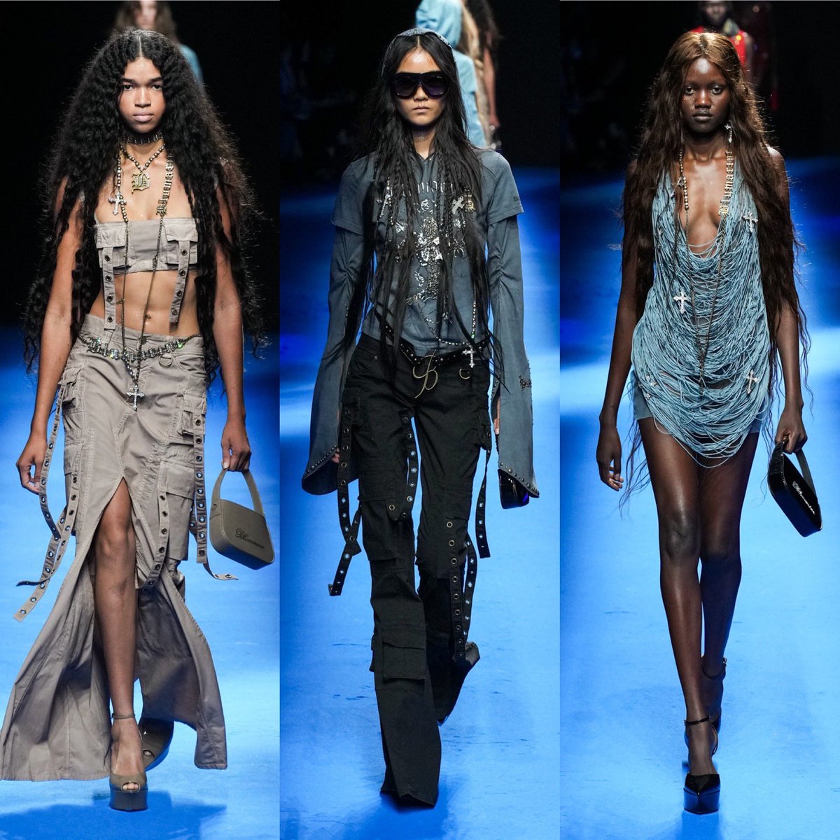 StreetFashion01's tweet photo. Blumarine SS23!🖤 https://t.co/oLak6iiF4A
