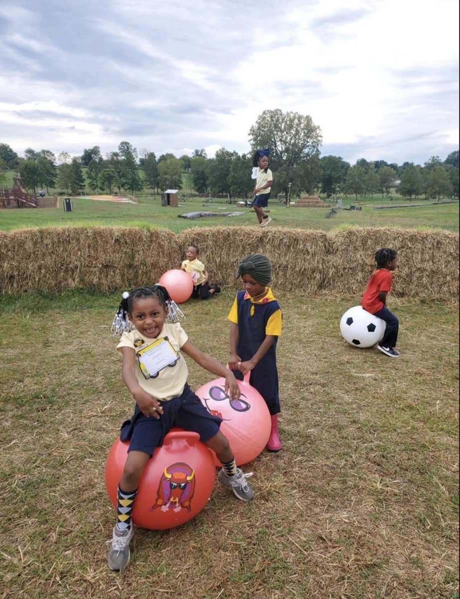 Historic122's tweet photo. The #122 Experience Continues as PreK-2nd Grades took on Summer’s Farm! #pumpkins #hayrides #fallthings #obstaclecourse @KingMark01 @JohnDavisBCPS @SonjaSantelises @BMDschoolsPRguy @bettyeadams7 https://t.co/BwTNiAcZ8u