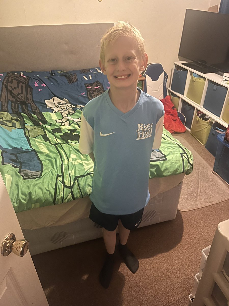 Someone is happy with there new football kit #teamrigby @HschPe <a href="/RigbyHsch/">Rigby Hall School</a>