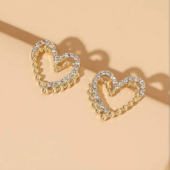 snipsnipchick's tweet image. So good I had to share! Check out all the items I&apos;m loving on @Poshmarkapp from @MsYouNique3 #poshmark #fashion #style #shopmycloset #starter #livealittle: posh.mk/HnAfbDOkxtb