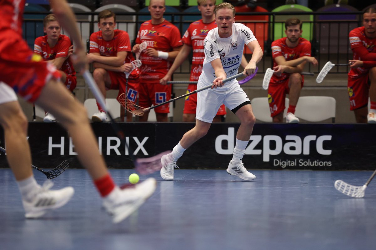 StorvretaIBK's tweet photo. Seger över JIK med 12-3🦅🔥🚌
Tack till alla som är en del av Storvretahjärtat🦅❤️
Redan på söndag tar vi emot @vaxjovipers i @ifuarena säkra dina biljetter via länken!
#viärvreta #sslse #innebandy
https://t.co/9epqSK0yX2 https://t.co/fPdugNGSrb