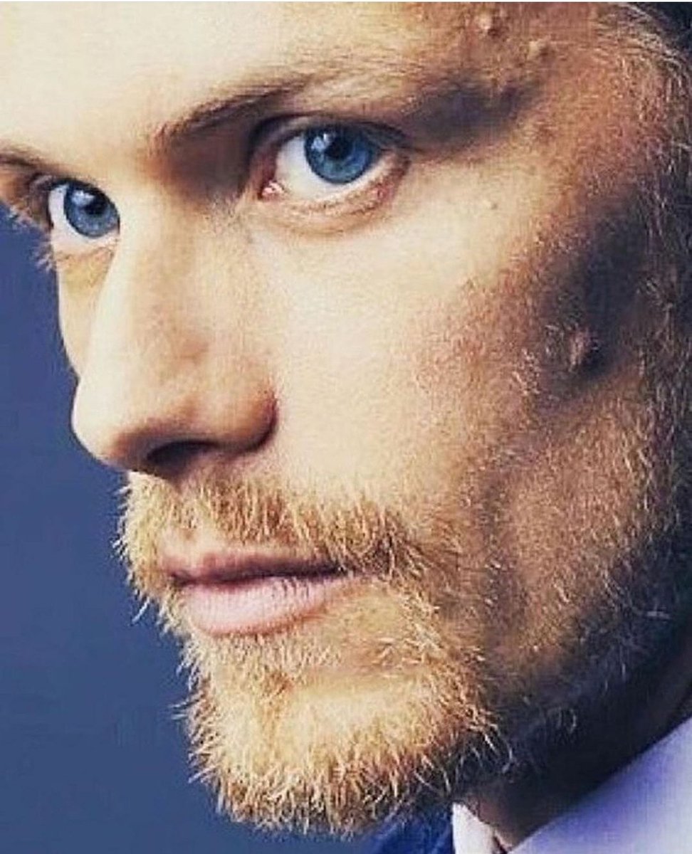AleBella58's tweet photo. @SamHeughan this look kills me ... over and over ... OMG !!
ππ #Samshine #hotscott #kingofmen #SamHeughan charming .... always ... π₯β¨ https://t.co/jSo8IFPnGR