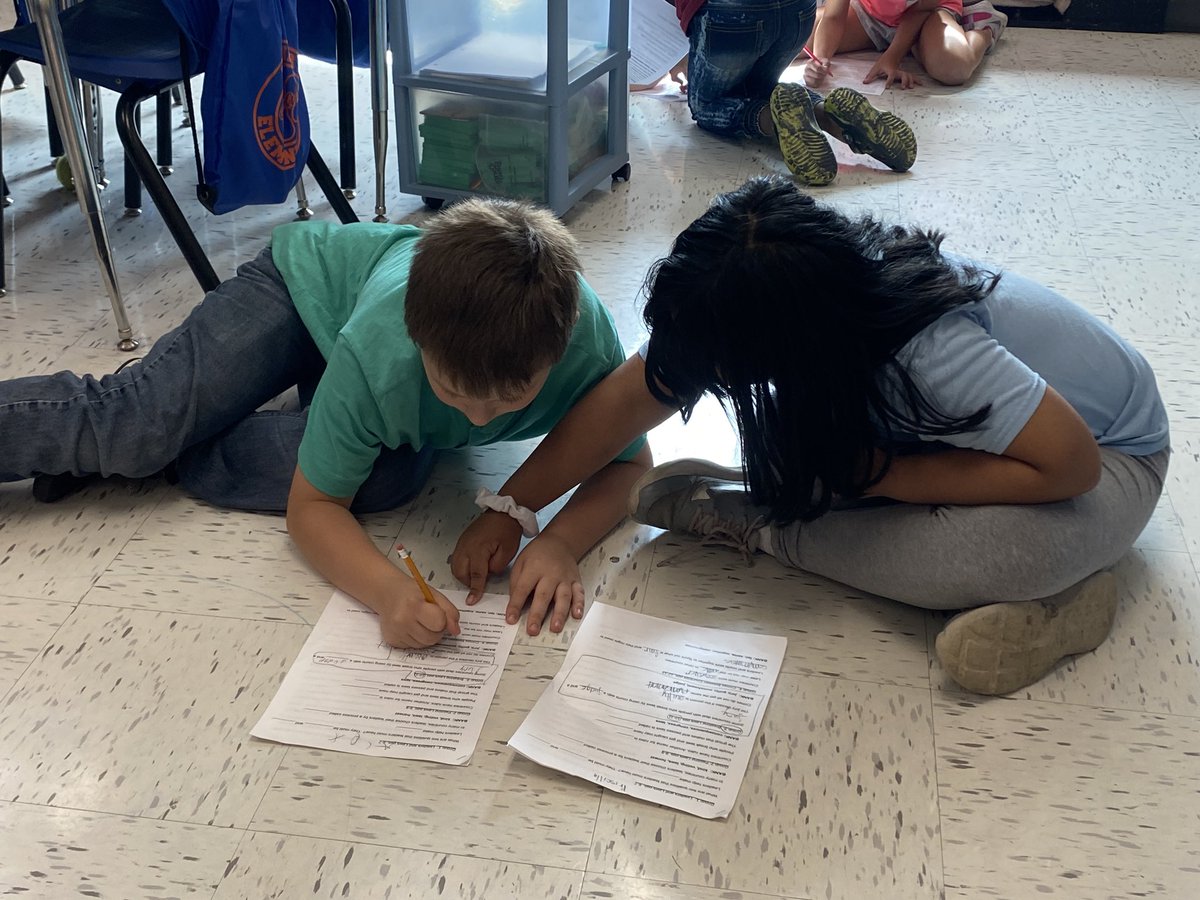 katherinecleary's tweet photo. #oneStray is whatβs happening!!! My homeroom got a turn! Experts teaching a partner who becomes an expert and goes back βhomeβ to teach their original group! YES!!!! π ππ» @NatcherElem https://t.co/3A530glXtq