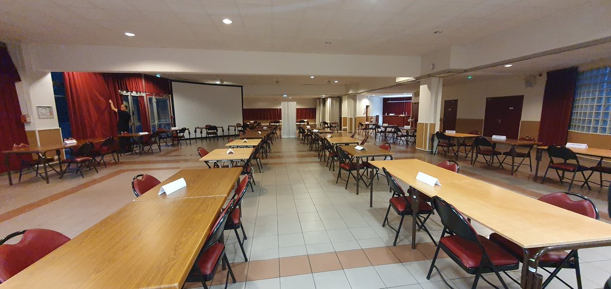 #onestlapourvous 
Avec Pôle emploi #Lille Vaucanson 
H-12 avant le top départ de la place des Opportunités ! 62 entreprises, centres de formation et partenaires sont présents pour vous accueillir dès 9h! On vous attend nombreux à l'espace des ACACIAS Hellemmes Lille