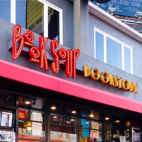 alisonmartino's tweet photo. Tonight on @SpecNews1SoCal at 9pm,  I’ll be featuring legacy businesses on the SUNSET STRIP such as @carneytrain, the RAINBOW BAR &amp; GRILL, @BookSoup &amp; the MORRISON HOTEL GALLERY. It’s a thrill to turn the cameras on these businesses &amp; document their fascinating stories &amp; history. https://t.co/5a0SOrzOIe
