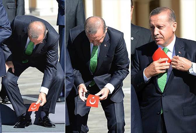 Türk bayrağını yerde bırakmayan adam... 
Bu vatanı size bırakır mı?

🇹🇷🇹🇷🇹🇷
YURTTA REİS CİHANDA REİS