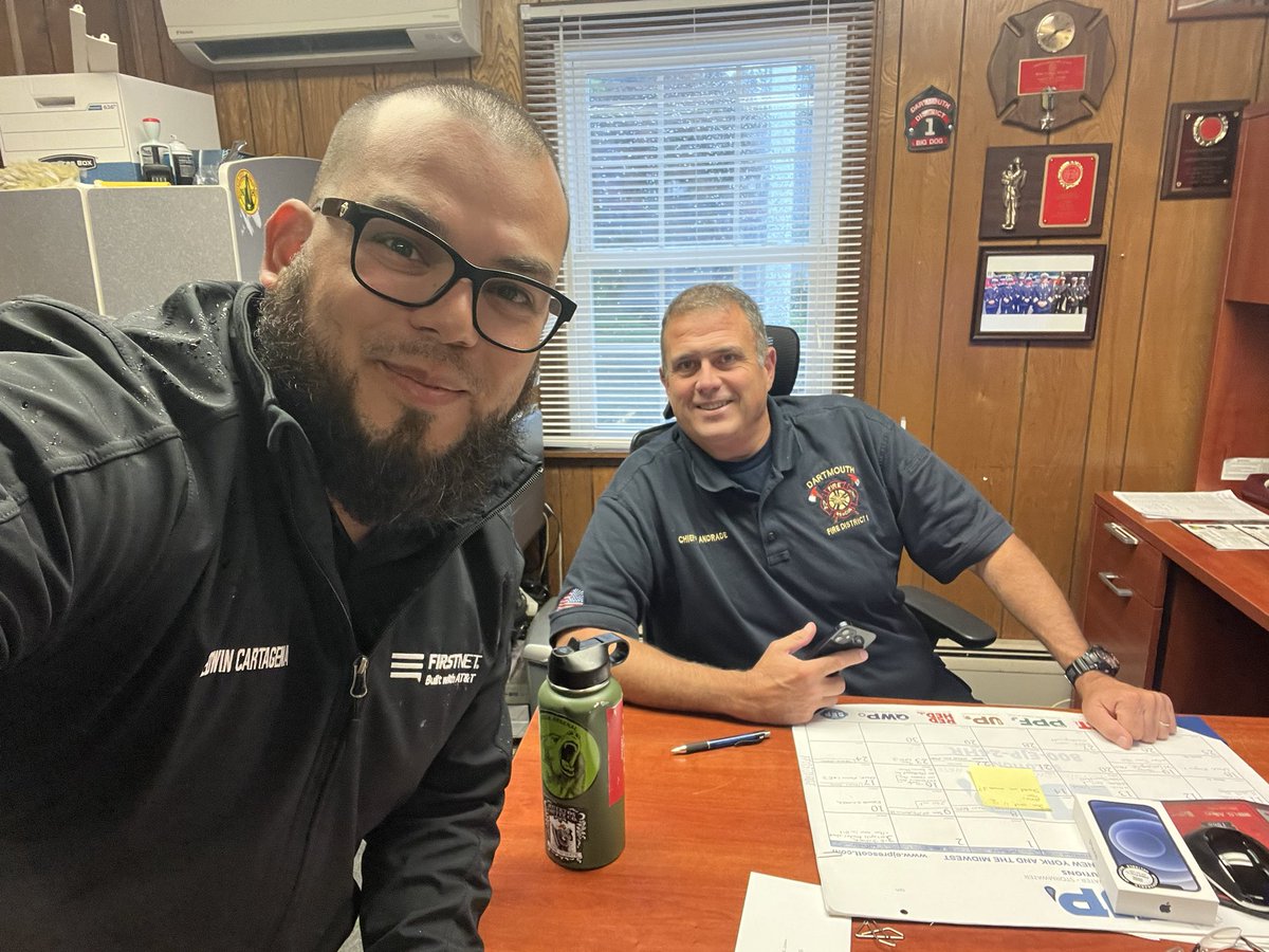 EdwinACartagena's tweet photo. Chief Andrade needed help and got the right guy for the job! We as a community are their priority so we @FirstNet make first responders our priority. #FirstNet1st #community #DartmouthFire @emilywiper @RubenS0to @BobHaarde @JessyMBenitez @BellaMontero25 https://t.co/hzZIXAtl5S