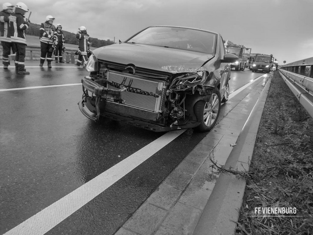 Absicherung #Verkehrsunfall 

Beitragslink: is.gd/oXN9Fn

#TechnischeHilfeleistung #Aktuelles #Einsätze