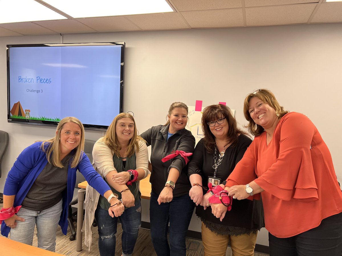 Katie_M_Ritter's tweet photo. 🔥Survivor Tech Integration Edition- Technology Integration Matrix Review Relay winners are the Musketeers! 🏃🏼♀️🏃🏽🏃🏻♂️💖 #fecamp22 @Hamilton_CSD https://t.co/0Mp1DcZgl1