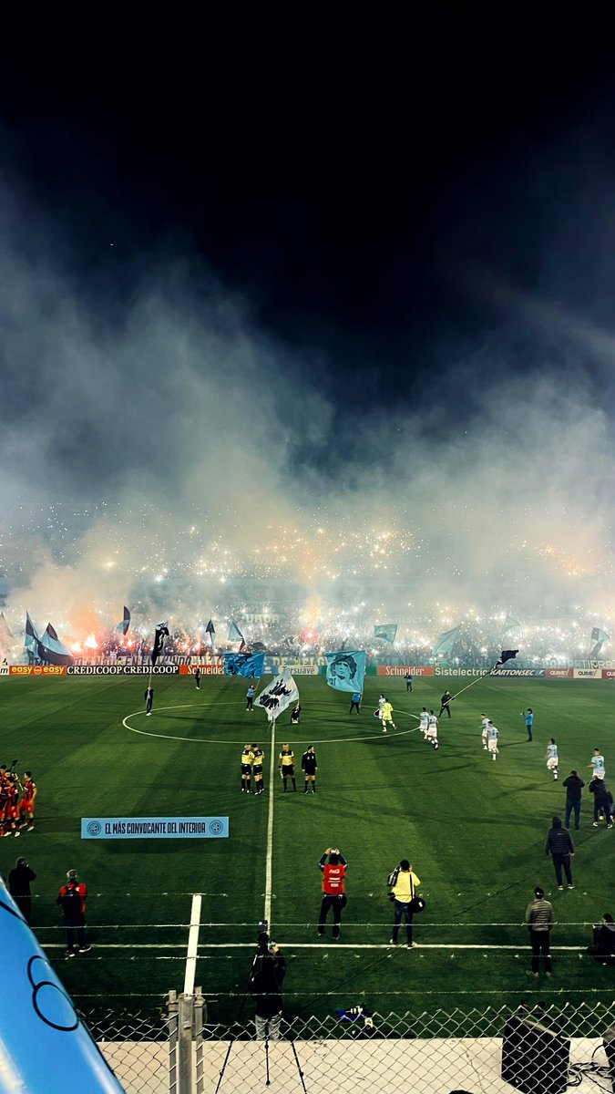 Por Autoentrada se pasaron más de 32.500 personas que comprando solo 2 x cuenta tenias la capacidad del estadio más grande del país. Somos el fenómeno social, cultural y popular más gigante que tiene este país.

No por nada somos el más convocante del interior. Nos vamos amor💙.