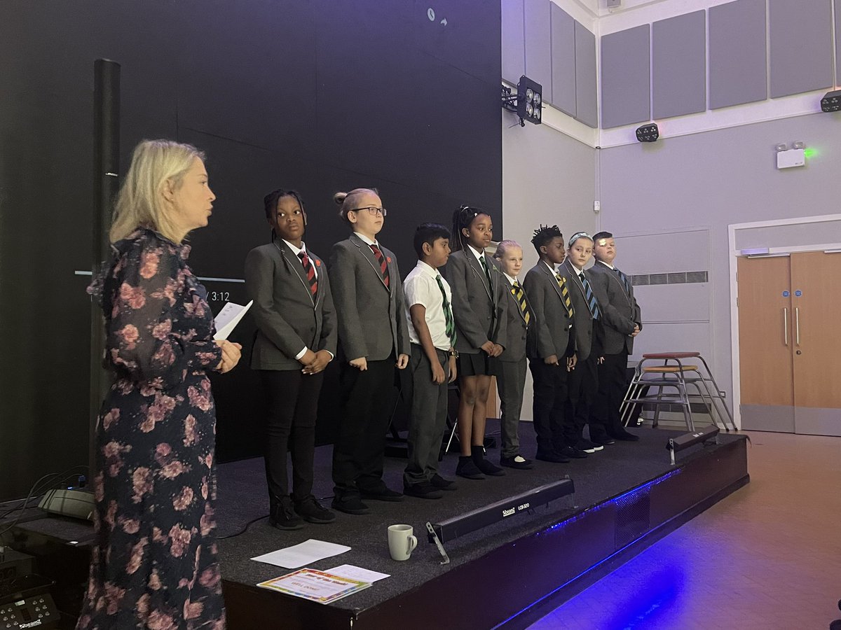musicfed_deputy's tweet photo. Low Road officially welcomed their team captains in this morning’s assembly! Well done #MusicFederation https://t.co/MPwoR75Rlh