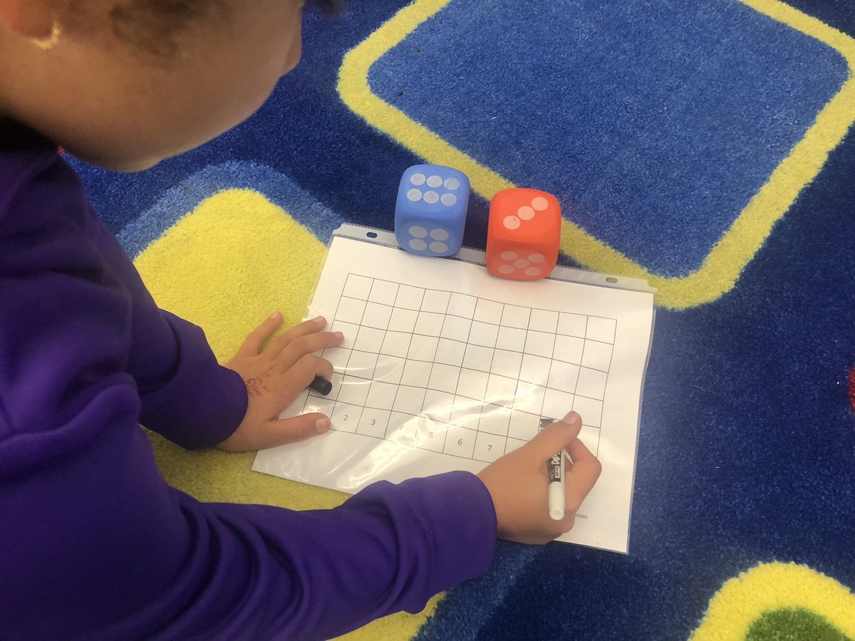 dahazel77's tweet image. It was a fun day of @IllustrateMath centers in Ms. Martinez’s first grade class today.
