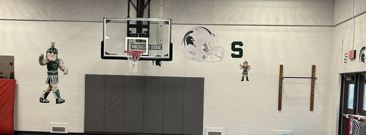 KurtzPe's tweet photo. Huge thank you to all the parents that donated Fatheads! Our gym looks amazing!! We still have some wall space remaining. 😂 https://t.co/3eq6AaksYI