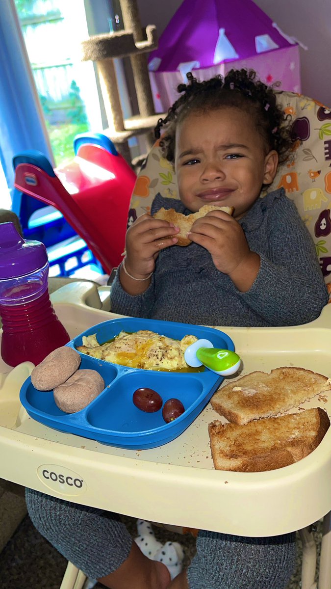 Button_96's tweet image. Breakfast 🍳 I haven’t made dippy eggs in a long time &amp;amp; my baby loves them! 🤣 she just doesn’t like pictures, tbh 💀