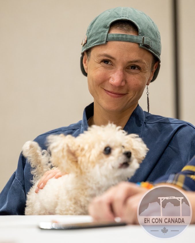 _yosoyswan's tweet photo. Cuteness alert - two puppies 🥹🚨#domisthebombthursday
Thank you to the amazing #EhCon photographers! https://t.co/6ewp09j5lb